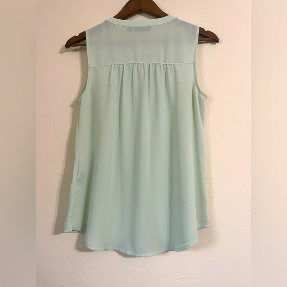 Apt 9 Sleeveless Button Down Flowy Blouse, XS Mint Green - Picture 2 of 3